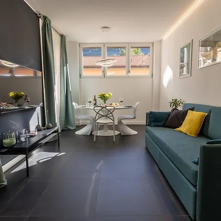 Rent In 1 Côme