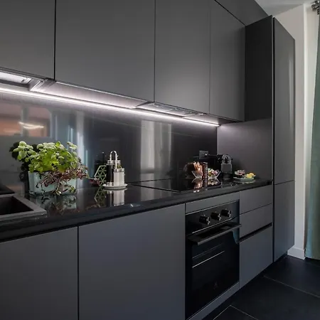Rent In 1 Côme