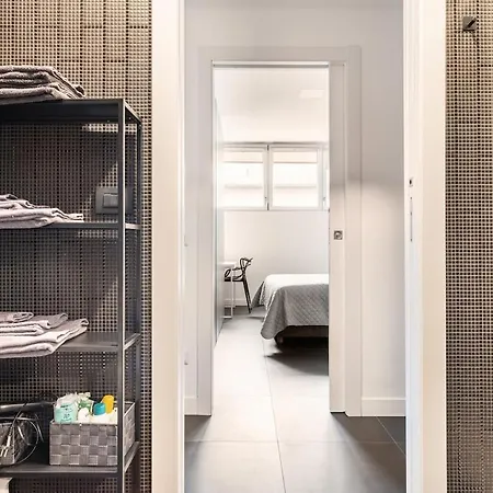 Rent In 1 Côme