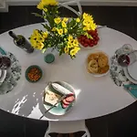 Rent In 1 Como