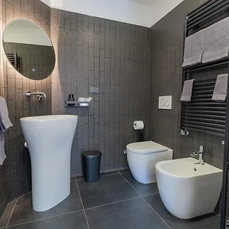 Rent In 1 Apartment *