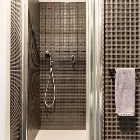 Rent In 1 * Como