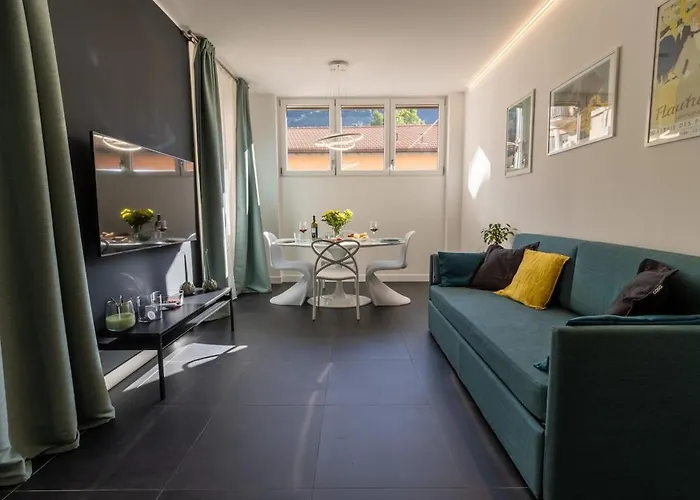 Rent In 1 Como