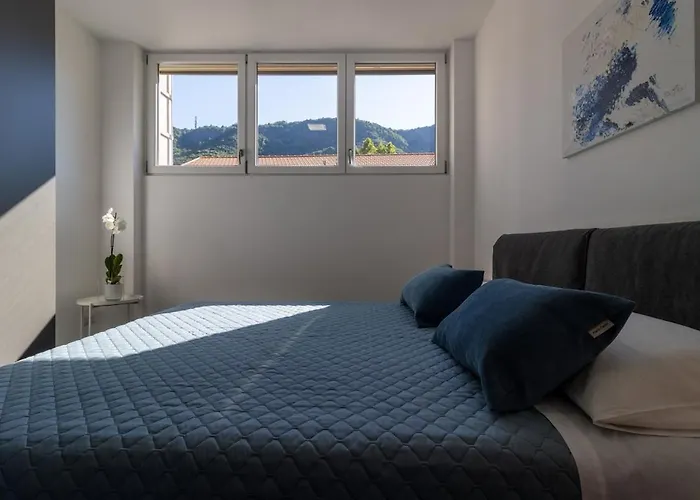 Rent In 1 * Como