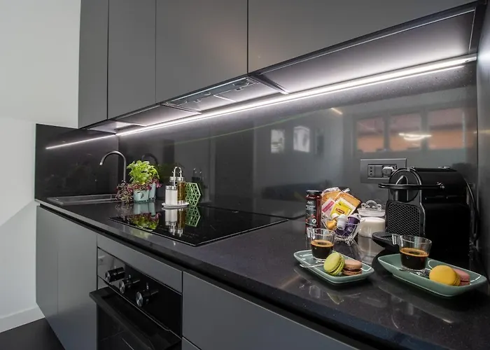 Rent In 1 * Como