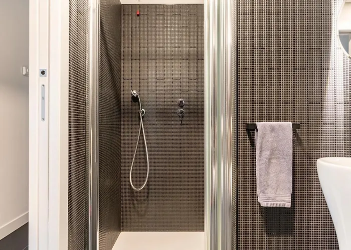 Rent In 1 * Como